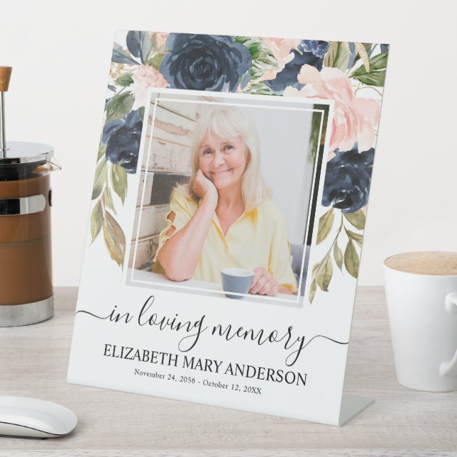 In Love Memory Pink Navy Blumenbeerdigung Foto Sockelschild (In Situ)