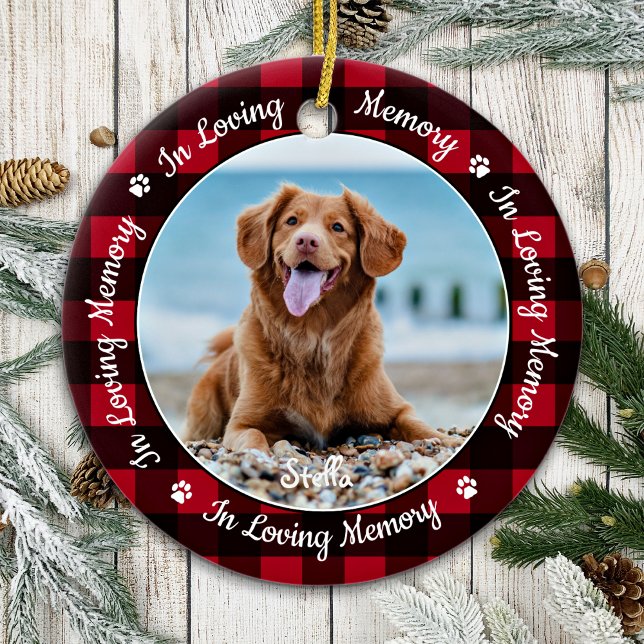 In Love Memory Red Kariert Dog Foto Pet Memorial Keramik Ornament (Von Creator hochgeladen)