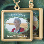 In Loving Memory Beach 2026 Vergoldete Kette<br><div class="desc">Gemälde "Beach Dream 0026" Sammlung Individualisieren Sie für sich selbst oder Freunde und Familie für jemanden in der liebenden Erinnerung mit Text und Foto können Sie nah halten, um das Herz mit dieser schönen, maßgeschneiderten Halskette. Erstellen Sie das perfekte Accessoire oder ein herzliches Geschenk. Personalisieren Sie die Produktseite oder klicken...</div>