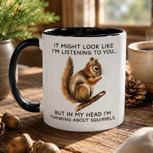 In meinem Kopf denke ich über Eichhörnchen lustig Tasse