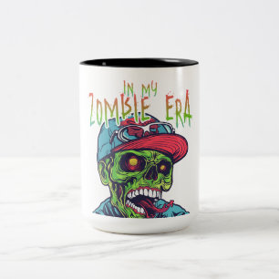 In meinem Zombie-Becher   Lustiger Horror-Hallowee Zweifarbige Tasse