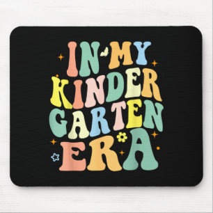 In Meinen Kindergarten-Vibes Retro Zurück Zur Schu Mousepad