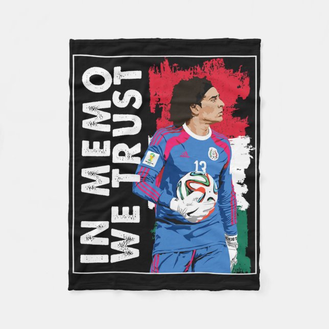 In Memo Ochoa We Trust Mexican Soccer  Fleecedecke (Vorderseite)