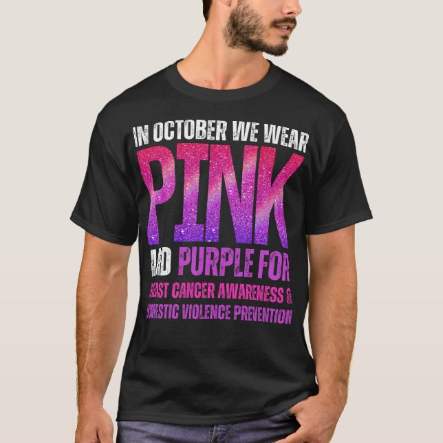 In October we wear pink and purple breast cancer T-Shirt (Vorderseite)