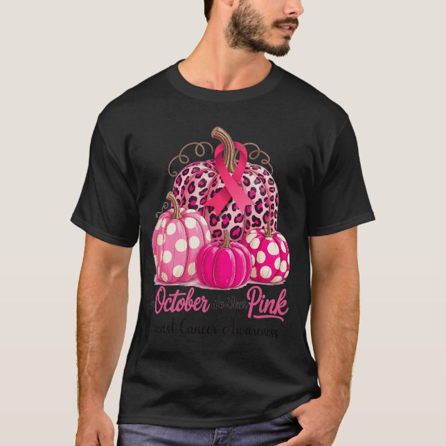 in October We Wear Pink Breast Cancer Pumpkin Fall T-Shirt (Vorderseite)