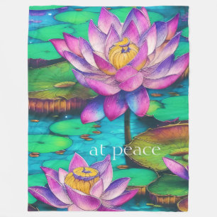 In Ruhe Schöne Pink Lotus Blume Wasserszene Fleecedecke