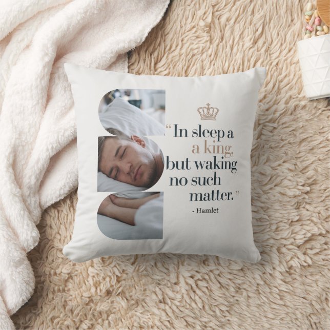 "In Sleep a King" Modernes Minimalistisches Shakes Kissen (Decke)