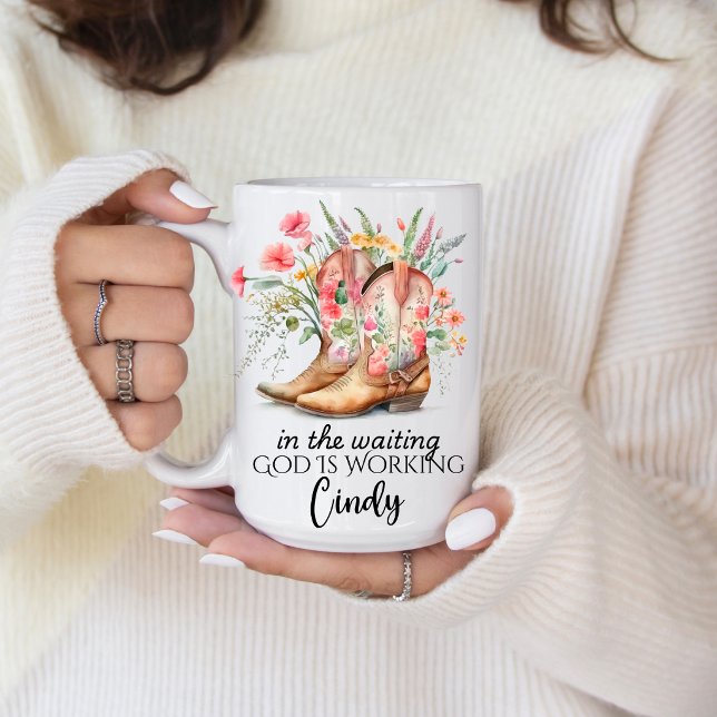 In the Waiting God is Working | Personalized Name  Kaffeetasse (Encourage the one you love with this beautiful God is Working quote. )