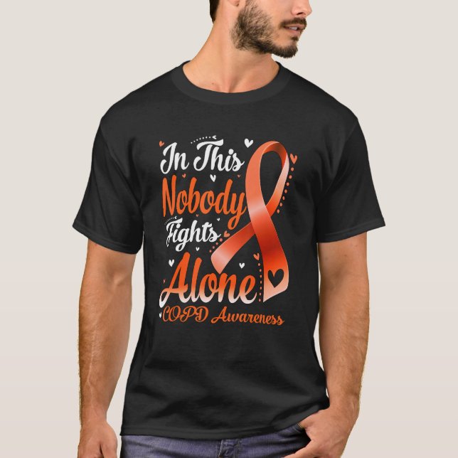 In This Family Nobody Fight Alone COPD Awareness T-Shirt (Vorderseite)