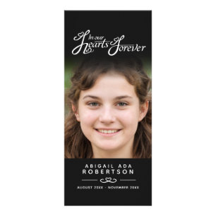 In unseren Herzen Beerdigungsprogramm Schwarz-weiß Werbekarte