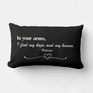 "In Your Arms" Kissen mit Liebesinschrift