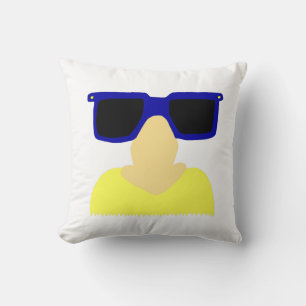 Incognito Mustache & Glasses Blonde Pillow Kissen