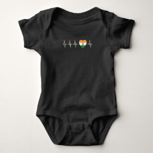 Indian Heartbeat I Liebe India Flag Herzenland Baby Strampler