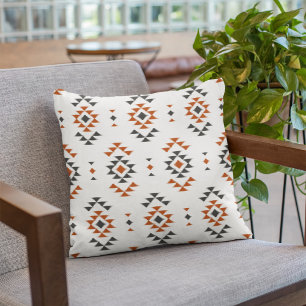 Indianischer Indianerstil in weißem geometrischem  Kissen