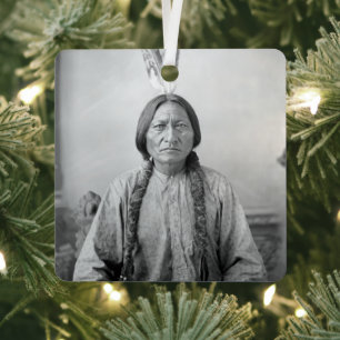 Indianisches Idol: Lakota-Führer Sitting Bull Ornament Aus Metall
