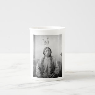 Indianisches Symbol: Lakota-Anführer Sitting Bull Prozellantasse