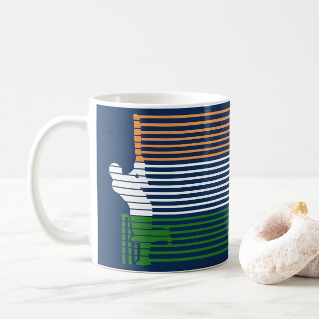 Indien Cricket mit indischen Flaggenlinien Schlagg Kaffeetasse (Mit Donut)