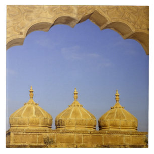 Indien, Rajasthan, Jaisalmer. Sandsteinkuppen Fliese