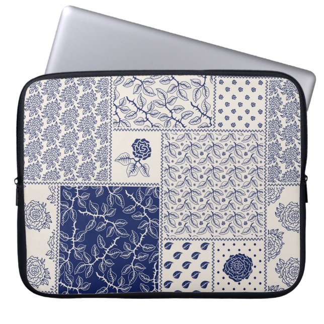 Indigo Blue Beige Floral Patchwork Laptopschutzhülle (Vorderseite)