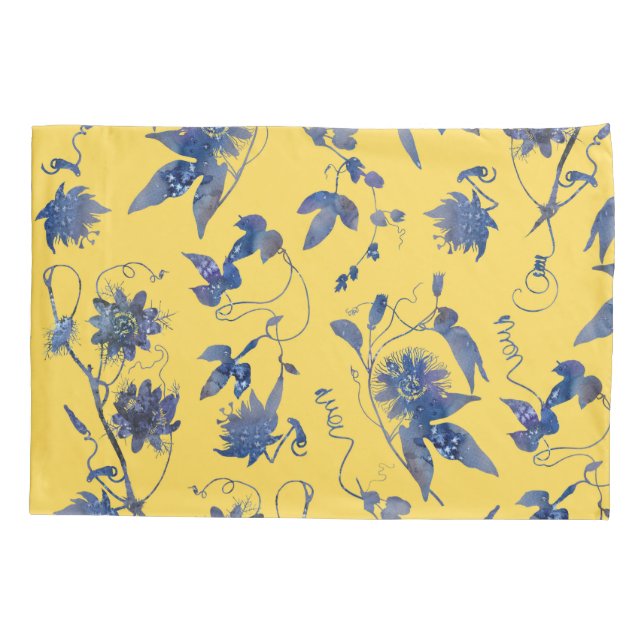 Indigo Blue Passion Blume auf Mustard Yellow Kissenbezug (Rückseite)