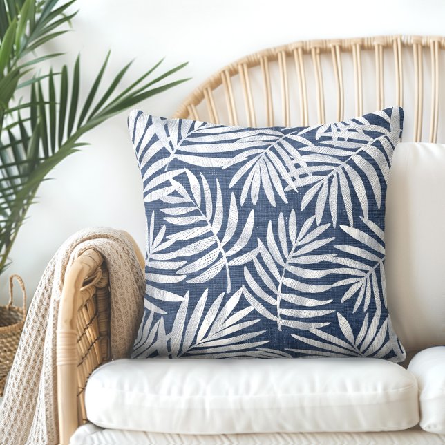 Indigo Blue & White Palm Leaf Throw Kissen (Von Creator hochgeladen)