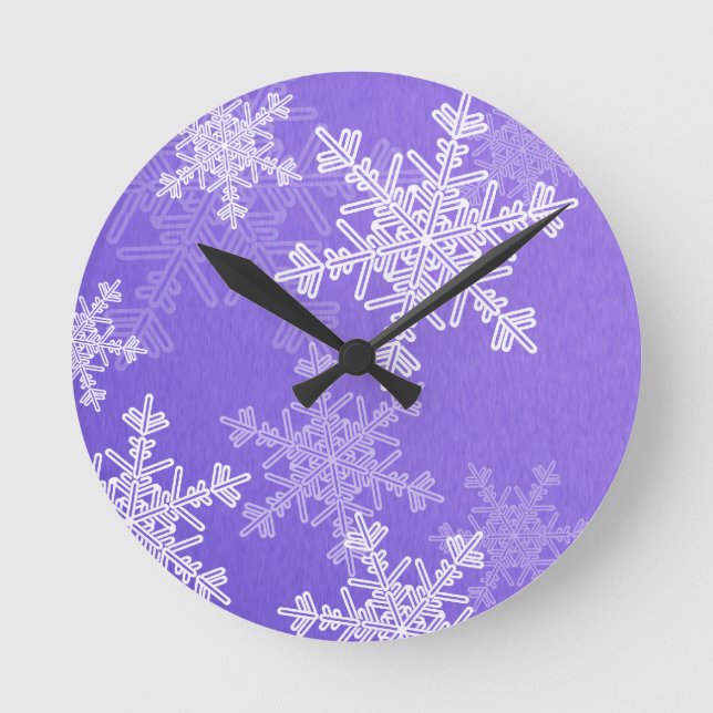 Indigo White Snowflakes Minimalistisch Weihnachten Runde Wanduhr (Vorderseite)