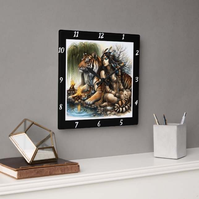 Indische Ansammlung: Tigerkraft Heiliges Feuer Quadratische Wanduhr (Büro)