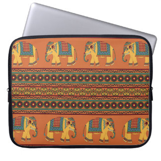 Indische Elefanten, Orange Traditional Seamless. Laptopschutzhülle