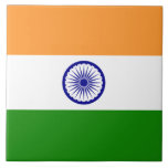 Indische Flagge (Indien) (Südasien) (Bharat) Fliese<br><div class="desc">Dieses Design zeigt die Nationalflagge von Indien (offiziell als Republik Indien bekannt), ein Land in Südasien. Indien ist die bevölkerungsreichste Demokratie der Welt. Indien grenzt im Westen an Pakistan, im Norden an China, Nepal und Bhutan und im Osten an Bangladesch und Myanmar. Im Indischen Ozean liegt Indien in der Nähe...</div>