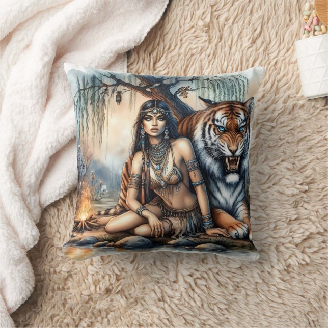 Indische Frau mit Tiger bei Twilight Kissen (Decke)