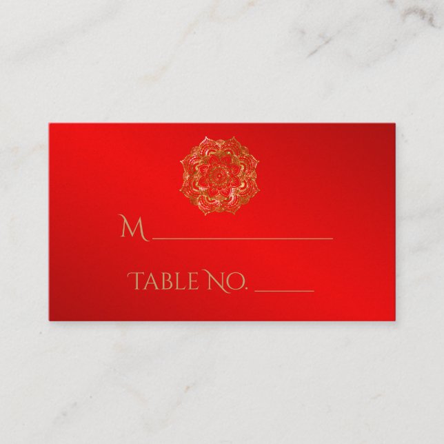 Indische Hochzeitsszenarien in Rot und Gold Blume Platzkarte (Vorderseite)