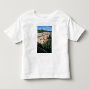 Indische Klippenwohnungen des Pueblos Kleinkind T-shirt