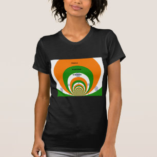 Indische Nationalflaggenfarben Design. Hakuna Mata T-Shirt