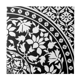 Indisches Schwarz-Weiß-Blumenmuster geometrisch Fliese