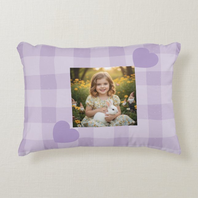 Individuell anpassbares Lila Simple Baby Girl Kind Dekokissen (Vorderseite)