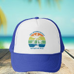 Individuell gestaltbare Tropeninsel-Ausflugspalmen Truckerkappe<br><div class="desc">Diese coolen personalisierten Sonnenuntergänge am Strand sind mit 3 Palmen geschmückt, die an einem orangen und blauen Himmel mit gelben und grünen Akzenten an der Küste verziert sind. Pkw-Lkw-Hut für einen tollen Familienausflug, der für Ihren Urlaub an der Küste in dieser Frühlingspause oder im Sommer oder auf der Ozeankreuzfahrt geeignet...</div>