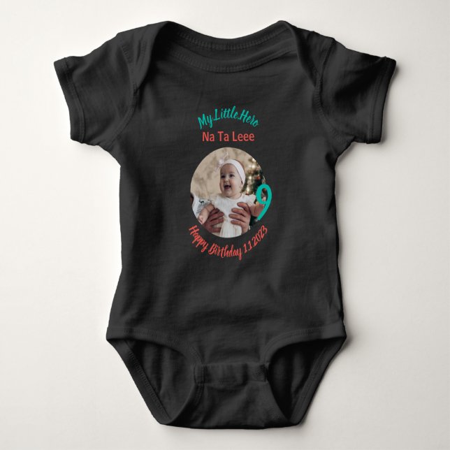 Individuell gestalteter Geburtstag von Baby Strampler (Vorderseite)