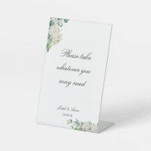 Individuell gestaltetes Badezimmer mit weißer Blum