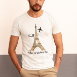 Individuell gestaltetes Pariser Trip Chic Eiffeltu T-Shirt<br><div class="desc">Passen Sie diese schicken minimalistischen Pariser T - Shirt für Ihre Wiedersehen- oder Mädchenreise an. Ein künstlerisches zeichn des Eiffelturms mit einem hinter ihm fliegenden Flugzeug,  das Ihre Flugreise symbolisiert. Niedliches kursives Skript.</div>
