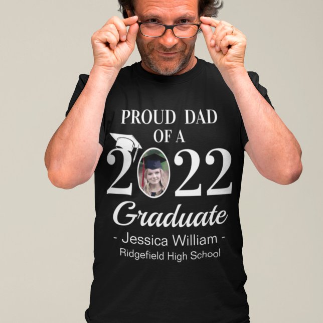 Individuelle Abschluss-Proud-Familie mit Graduiert T-Shirt (Von Creator hochgeladen)