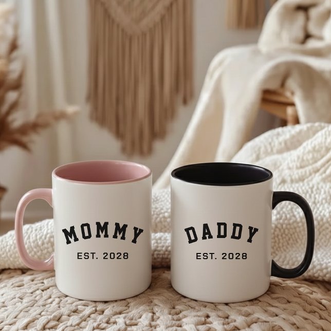 Individuelle moderne Mama Papa Tasse als Geschenk  (Modern Mom Dad Mug Gift for Future Parents, Personalized Baby Announcement Mug Gift for Mom and Dad)