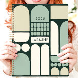 Individuelle Name abstrakt Geometric Green 2025 Planer<br><div class="desc">Begleiten Sie die Organisation mit diesem modernen und künstlerischen Planer mit einem abstrakten geometrischen Design in beruhigenden Grün-, Beige- und Cremetönen. Personalisieren Sie es mit Ihrem Namen für eine einzigartige Touch. Dieser Planer eignet sich hervorragend für den behalt von Terminen, Terminen und all Ihren wichtigen Terminen im Jahr 2025. Mit...</div>