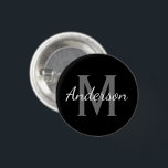 Individuelle Name anfänglich schwarz Button<br><div class="desc">Personalisierter Name Monogramm kleine runde Taste. Klassisches Schwarz-Weiß-Design mit Vintager Handschrift-Typografie. Stilvolles kleines Design für Freunde, Familie, Braut, Braut, Trauzeugin, Blume Mädchen, Hochzeitsgäste usw. Mit Monogramm Anfangsbrief mit elegantem Schriftzeichen. Ändern Sie die Menge, um den billigen Bulk-Preis zu erhalten. Machen Sie Ihre eigenen individuelle Name-Abzeichen für Ansammlung, Meetings, Wiedersehen, Firmenveranstaltungen,...</div>