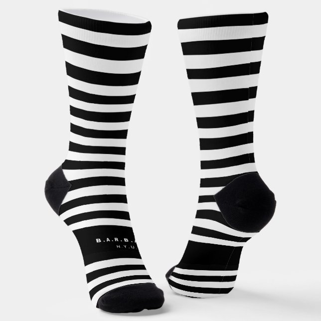 Individuelle Name aus schwarzem und weißem Streife Socken (Gewinkelt)