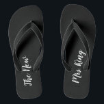 Individuelle Name Black and White Wedding Flip Flo Flops<br><div class="desc">Diese Schwarz-Weiß-Flip-Flops sind ideal für Hochzeitsfeiern am Strand oder Hochzeitsfeiern am Empfang. Der dreh-Flop ist schwarz mit weißem Schriftzeichen,  das "die neue Frau" sagt,  die Flip-Flops kann mit dem Namen der Braut personalisiert werden.</div>