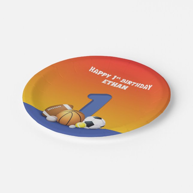 Individuelle Name Boy 1. Geburtstag Sportbälle Pappteller (Schrägansicht)