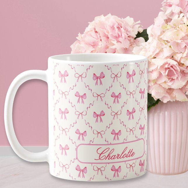 Individuelle Name Coquette Pink Bow Kaffeetasse (cute personalized gift for girls, pink coquette bow mug with custom name in script calligraphy)