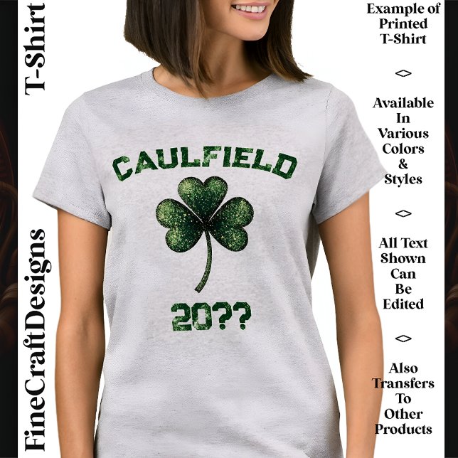 Individuelle Name & Datum, Kleeblatt, St Patrick’s T-Shirt (Von Creator hochgeladen)