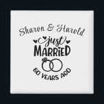 individuelle Name Diamond zum 60. Hochzeitstag Magnet<br><div class="desc">Erinnern Sie sich an Ihren sechzigsten Hochzeitstag mit diesem Diamanten-weißen Hintergrund,  einem benutzerdefinierten Magneten. Personalisieren Sie die Namen in schwarzem Text für sich oder das Paar,  das diesen Meilenstein feiert. Tolle Idee auch für ein Gastgeschenk!</div>