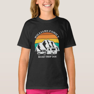 individuelle Name Familienurlaub Berg Road Trip T-Shirt